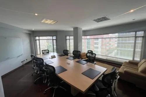 Oficina En Arriendo/venta En Chico Norte. Cod A7222