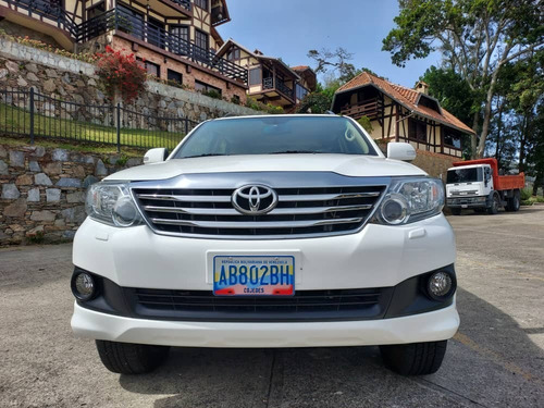 Imagen 6 de 13 de Toyota Fortuner