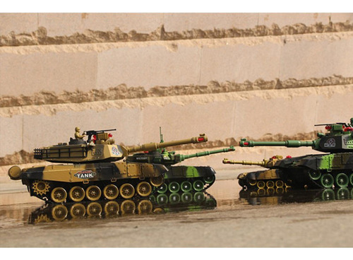 13 Rc Tanque De Modelo De Coche Con Luz De Sonido Marrón