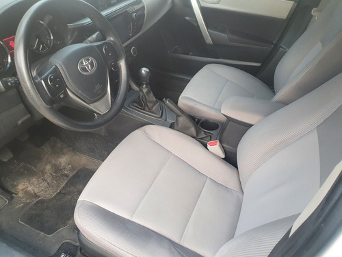 Imagen 7 de 10 de Toyota Corolla 2014 1.8 Xei Mt 140cv