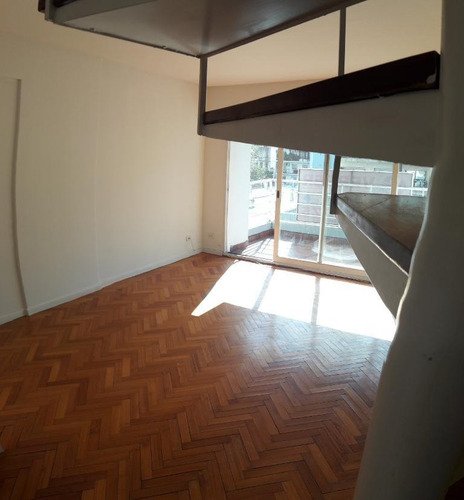 Departamento En Duplex Con Importante Balcón - Las Cañitas - Blvd Chenaut 1700