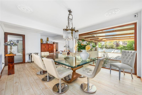 Moderna Y Lujosa Casa En Venta En Las Condes