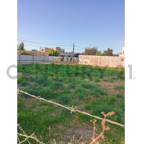 Terreno En Venta, A Cuadras Mall Vivo