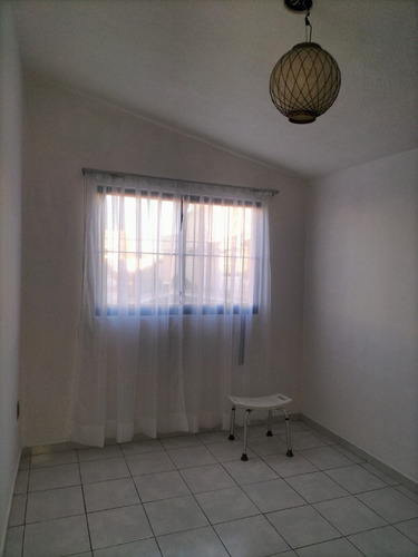 Se Vende Casa En Fraccionamiento Los Arcos En Excelente Ubicación Calle Con Parque Área Verde De Ambos Lados,