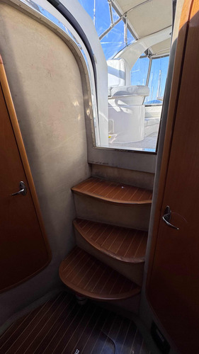 Crucero Klase A 32 (2005) - Volvo Penta 200hp Diésel 400hs)