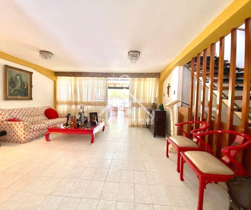 Imagen 5 de 22 de Venta Amplia Y Cómoda El Cafetal De 514,8. Calle Cerrada