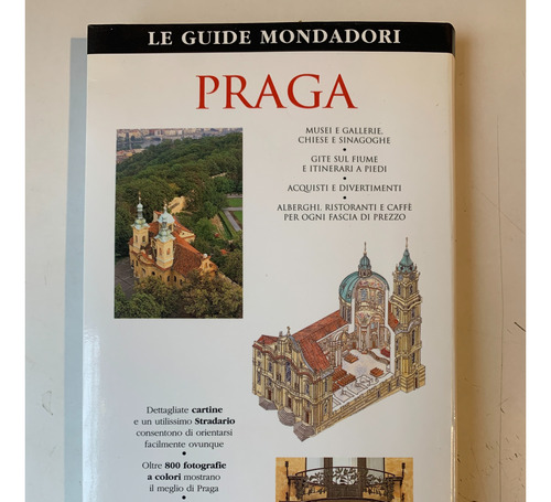 Le Guide Mondadori Praga Año 2005