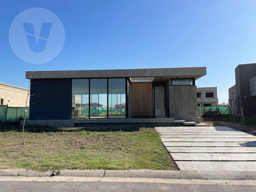 Casa En Venta - Canning, Barrio San Felipe