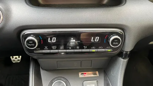 Yaris Gr 2022 Negro 257 Hp, 1,6t, Astos. Deport., R-17 4x4