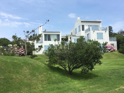 Alquiler, Casa En Montoya, Frente Al Mar, 5 Dormitorios Con Piscina.