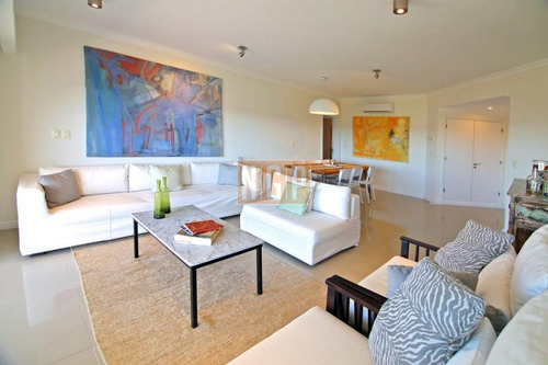 Duplex, Tiene Abajo 2 Dormitoiros Con 2 Baños, Arriba 1 Dormitorio Cn 1 Baño Y Otro Living - Ref: 5308