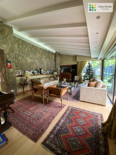 Casa En Venta De 4 Dorm. En Las Condes