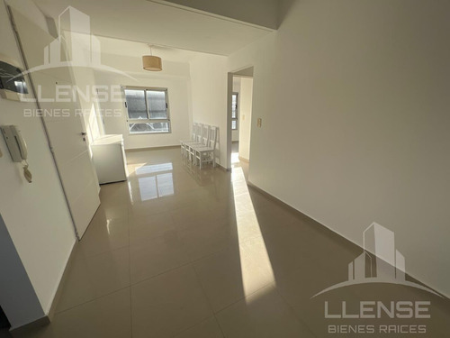 Departamento 3 Ambientes Con Cochera Y Parrilla En Venta - Berazategui