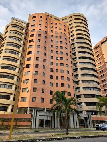 Johanna Vendeapartamento Resramses Suites Ii Urb Los Mangos