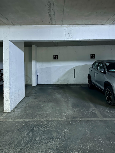 Depto Seminuevo En Metro Irarrázaval Con Estac. Y Bodega