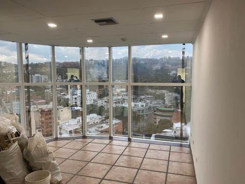 Imagen 7 de 13 de Hermosa Oficina En Alquiler Ideal Para Esteticas O Consultorios Medicos/con Hermosa Vista Las Mercedes