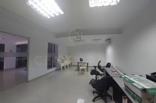 Alquiler Oficinas En La Flora 615mts2