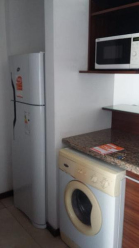 Imagen 5 de 15 de Monomabiente En Francia Y Rioja Con Patio Y Parrillero Exclusivo.