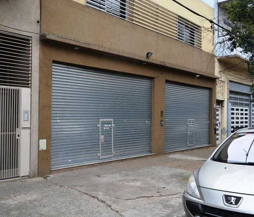 Local | Las Heras Al 3200