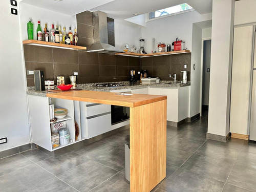 Imagen 18 de 30 de Sensacional Casa Hecha A Nuevo En El Exclusivo Sector De Av. Libertador Al Rio, En Martinez.