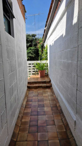 Casa Con Uso De Suelo, En Venta, En Coyoacán, Con Ubicación Privilegiada!!