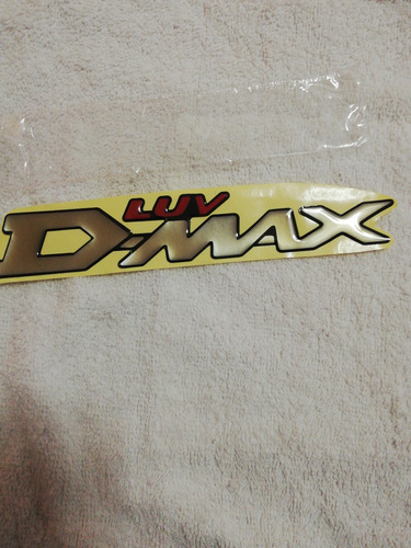 Calcomania Emblema Luv Dmax  Compuerta Trasera 