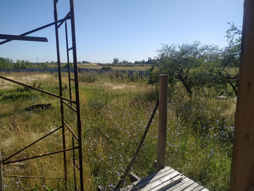 Venta De Terreno Con Cabaña A Terminar En Mercedes