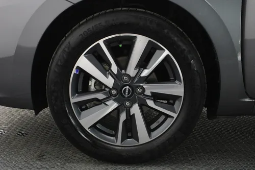Nissan Versa 1.6 Advance Mt
