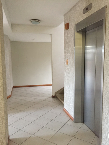 Imagen 3 de 14 de Apartamento 3 Habitaciones, 2 Baños, 1 P/e En Caribe