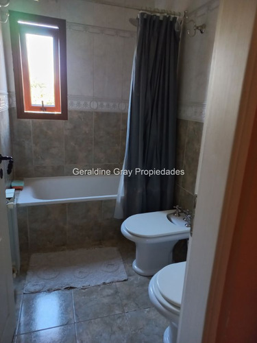Venta Casa 3 Dormitorios Cipolletti Con Cochera