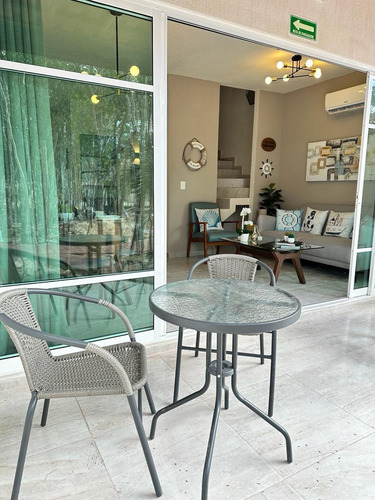 Casa En Venta En Playa Del Carmen De 2 Hab Con Alberca