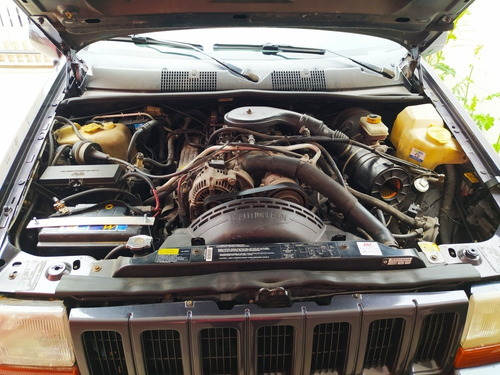 Imagem 6 de 10 de Jeep Grand Cherokee 5.2 Limited V8