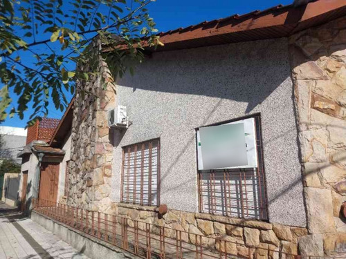 Chalet En Venta 3 Ambientes -morón Sur