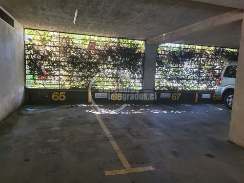 Casa En Venta De 6 Dorm. En Providencia