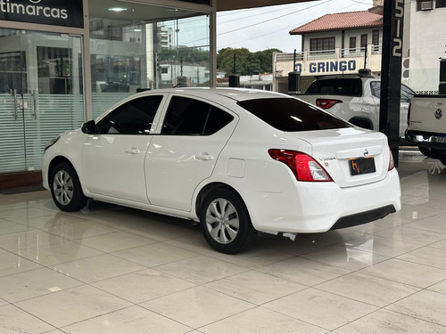 Nissan Versa VERSA 1.0 12V FlexStart 4p Mec.