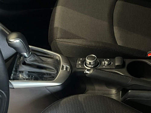 Imagen 21 de 21 de Mazda 2 Carbon Edition