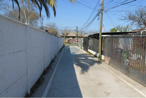 Hogar Ideal En Peñaflor: 3d/1b Y Amplio Terreno
