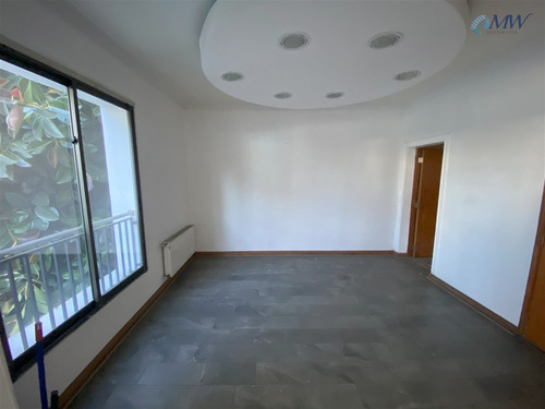 Amplia Casa - Oficina En Venta En El Mejor Barrio De Ñuñoa