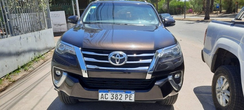 Imagen 3 de 10 de Toyota Sw4 2018 2.8 Srx 177cv 4x4 7as At