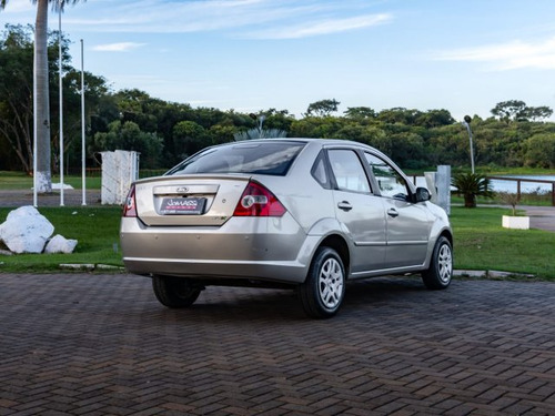 Ford Fiesta Sedan Fiesta Sedan 1.6 MPI SEDAN 8V FLEX 4P MANUAL