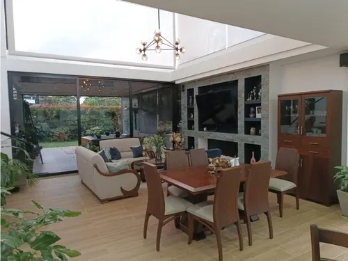 Encantadora Casa Campestre En Venta Llanogrande