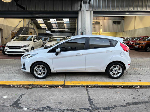 Imagen 2 de 13 de Ford Fiesta Kinetic Design 1.6 S Plus /// 2018 - 50.000km