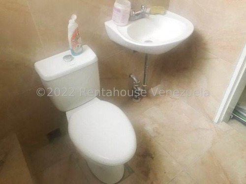 Imagen 9 de 12 de Local Alquiler Prados Del Este, Cc Concresa J. Villarroel 04166120354
