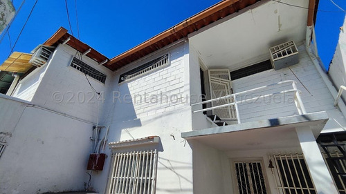 Gbf 24-16462 Venta De Bella Y Amplia Casa Con Terreno Excelente Ubicación Contáctame Ya.