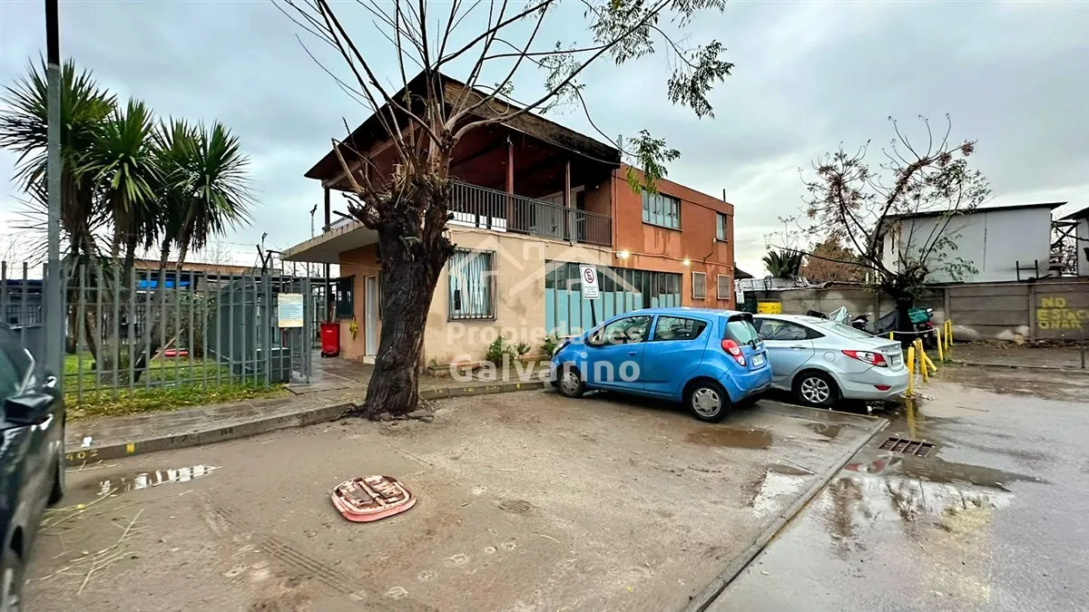 Imagen 3 de 22 de Depto En Venta De 2 Dorm. En Conchalí - Estacionamiento