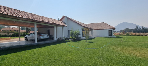 Casa En Condominio Nueva / 4 D 3 B 240 M2.