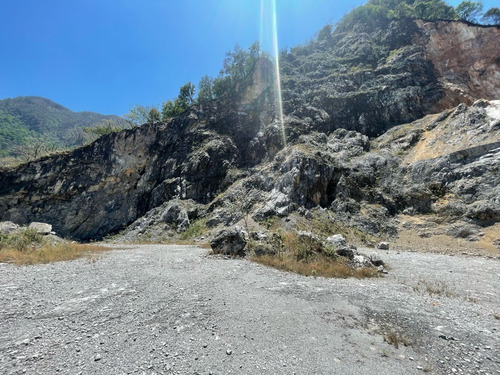 Terreno En Venta De 286,577 M² En Huiloapan, Veracruz, Ideal Para Explotación Minera De Roca Caliza. Uso Industrial. Excelente Ubicación Cerca De Córdoba Y De La Autopista México-veracruz.