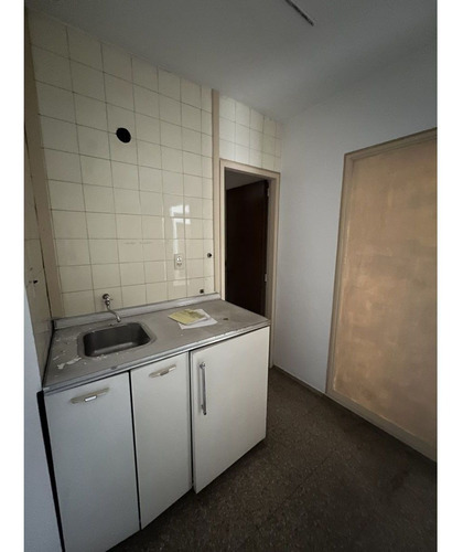 Imagen 7 de 9 de Vendo Oficina Comercial En Barrio Centro