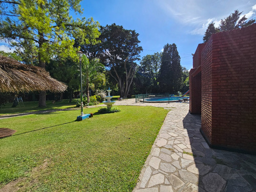 Quinta En Venta En Cañuelas Con Piscina, Quincho Y Casa De Casero.