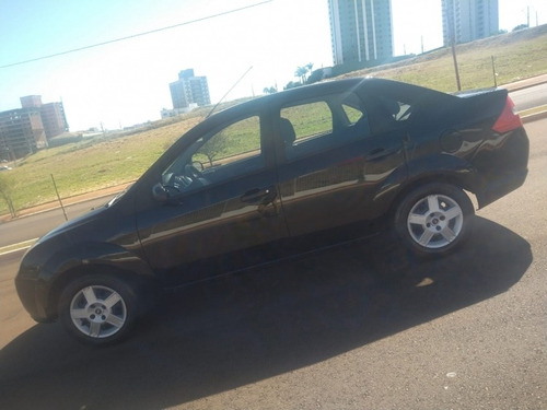 Imagem 4 de 11 de Ford Fiesta Sedan 1.0 4p Flex 2008